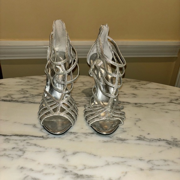 Size 9 Silver Heels - Picture 2 of 3